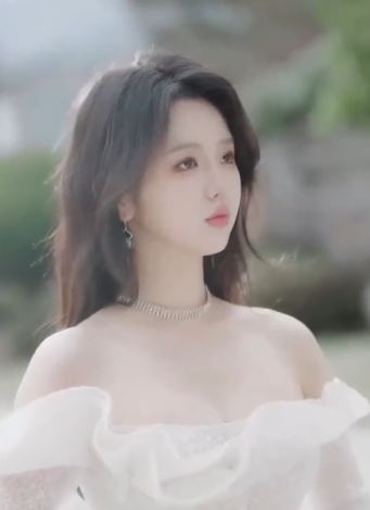 Нань гэр бүлийн төрсөн охин иргэн ирсэн нь